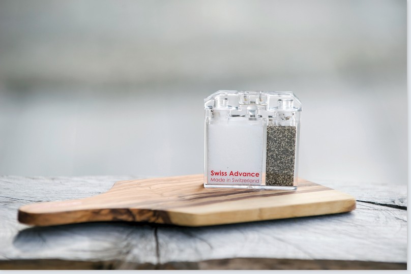 Bild von SALT 'N' PEPPER SHAKER